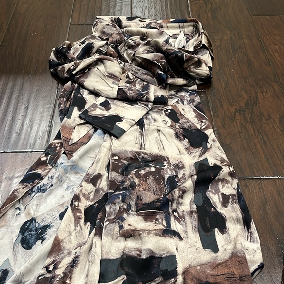 New with tags. Elan wrap midi dress in blue marble - Picture 6 of 8